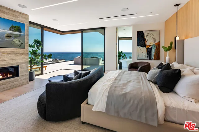 $27,800,000 | 23917 Malibu Road, Malibu, CA 90265
