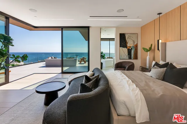 $27,800,000 | 23917 Malibu Road, Malibu, CA 90265