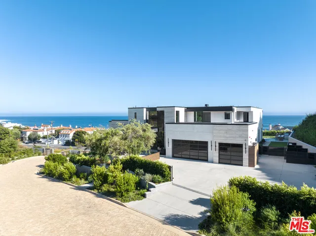 $27,800,000 | 23917 Malibu Road, Malibu, CA 90265