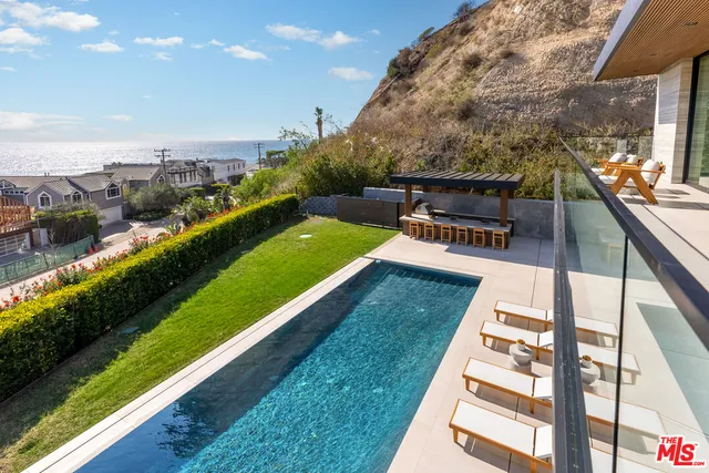 $27,800,000 | 23917 Malibu Road, Malibu, CA 90265