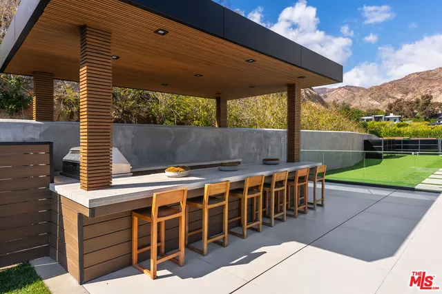 $27,800,000 | 23917 Malibu Road, Malibu, CA 90265