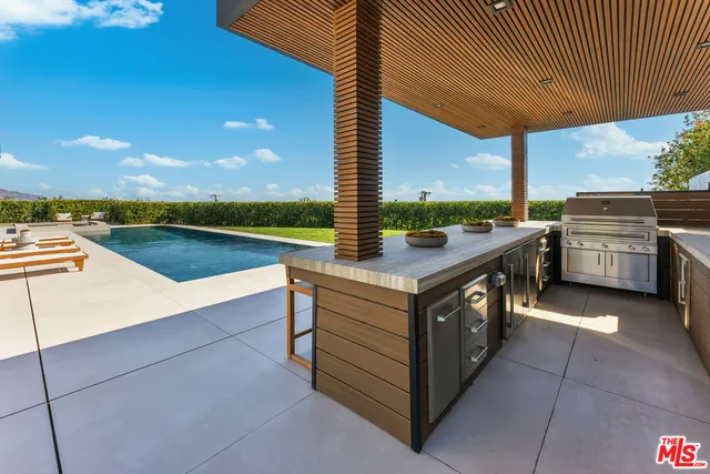 $27,800,000 | 23917 Malibu Road, Malibu, CA 90265