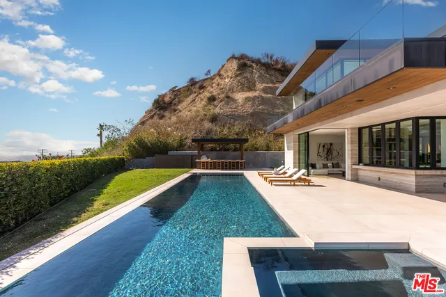 $27,800,000 | 23917 Malibu Road, Malibu, CA 90265