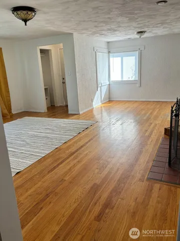 $299,900 | 1138 West Columbia Avenue, Moses Lake, WA 98837