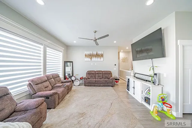 $414,000 | 4156 North Ventura Avenue, Idaho Falls, ID 83401