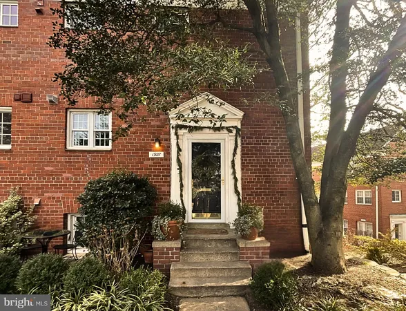 $2,500 | 1927 North Quaker Lane, Alexandria, VA 22302