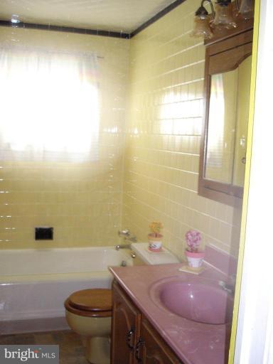 7610 Maple Road Dundalk, MD 21222 - Photo 6 of 10 Bath #1