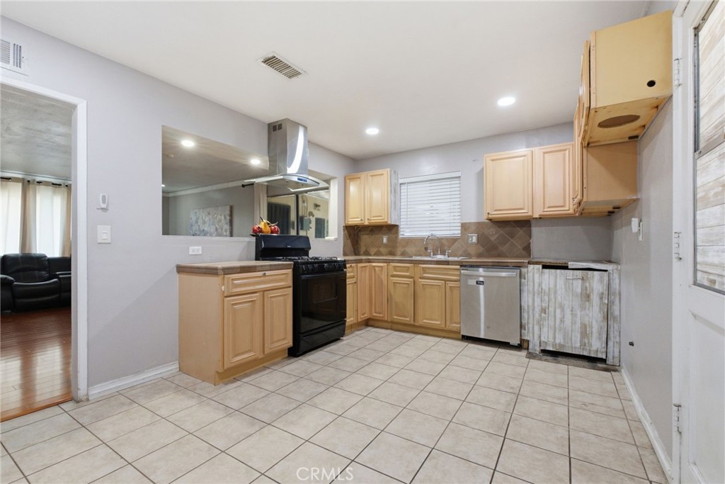6638 Park Rialto, CA 92376 - Photo 16 of 36