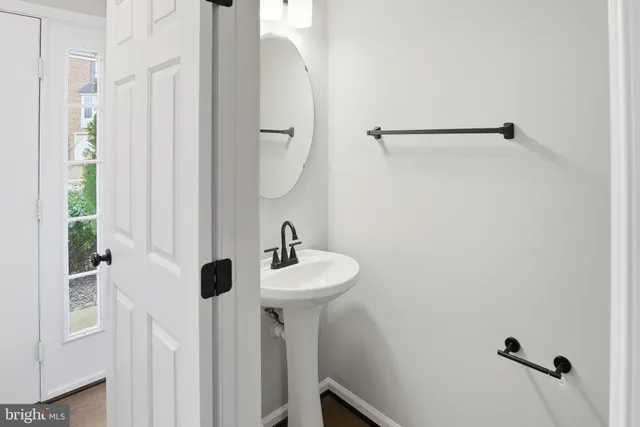 $2,850 | 12831 Silvia Loop, Woodbridge, VA 22192