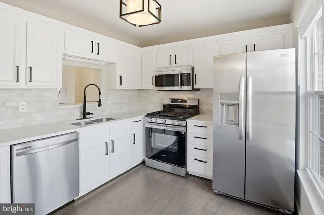 $2,850 | 12831 Silvia Loop, Woodbridge, VA 22192