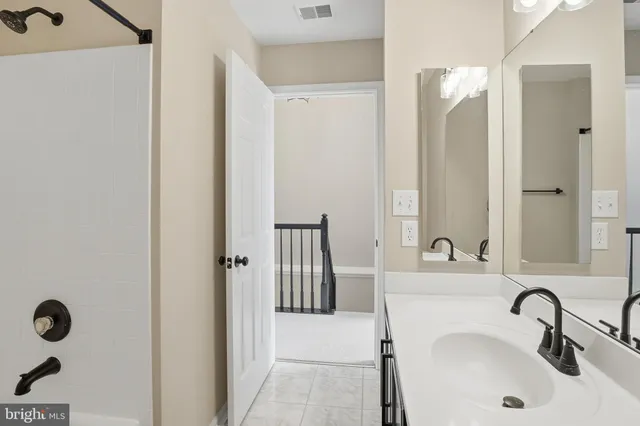 $2,850 | 12831 Silvia Loop, Woodbridge, VA 22192