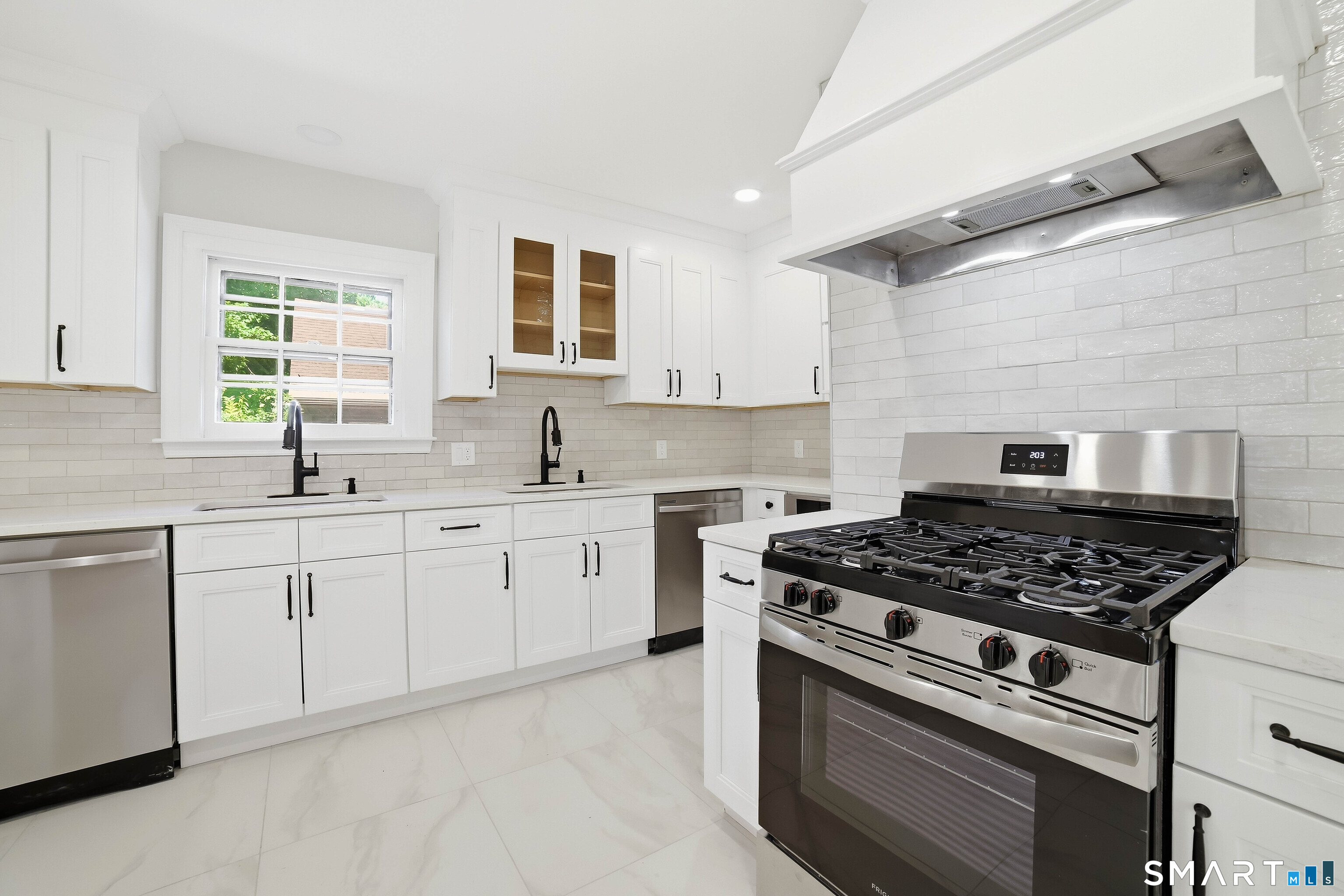 210 Colony Road New Haven, CT 06511 - Photo 12 of 36
