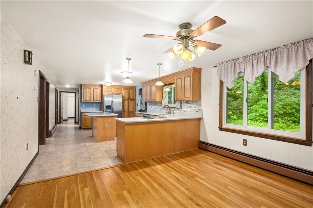 31 Stone School Road Sutton, MA 01590 - Photo 9 of 37