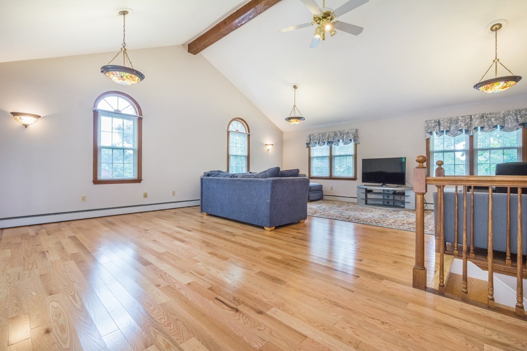 42 Westcott Road Hopedale, MA 01747 - Photo 7 of 30 Gallery Image 7