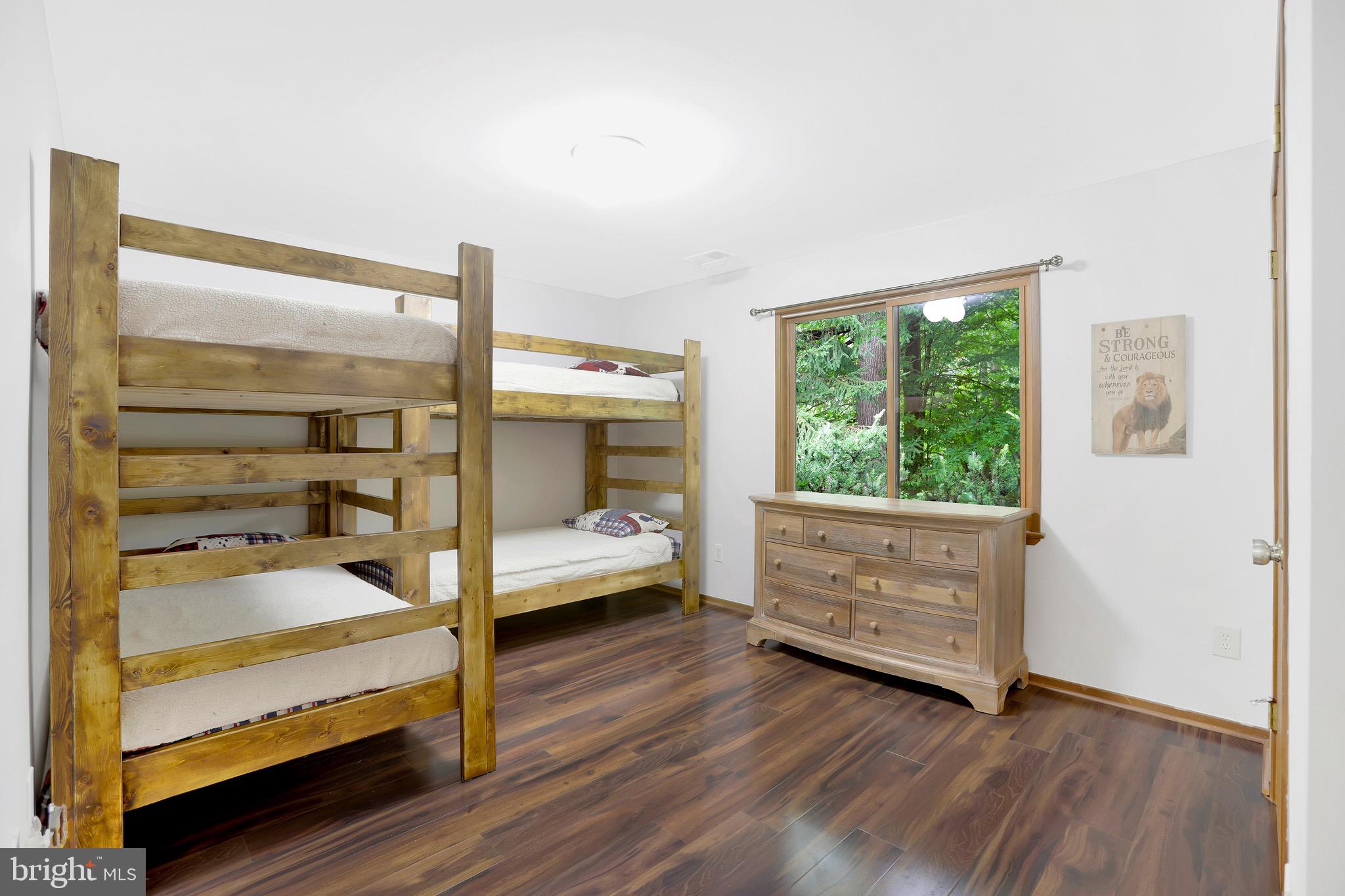 43351 Spinks Ferry Road Leesburg, VA 20176 - Photo 33 of 48 3rd bedroom
