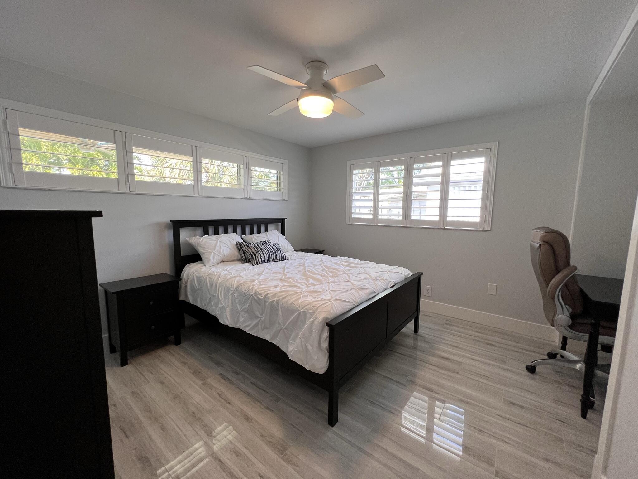 2011 Northeast 31st Street Lighthouse Point, FL 33064 - Photo 26 of 42 Guest Room