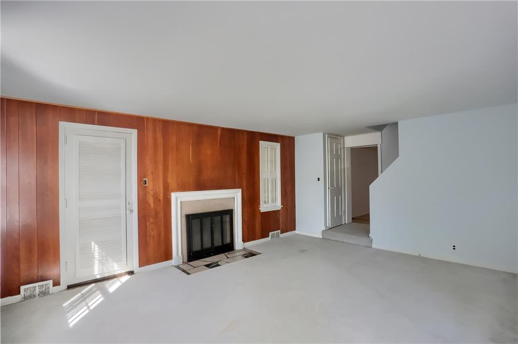 3374 Evergreen Road Pittsburgh, PA 15237 - Photo 5 of 25 Gallery Image 5