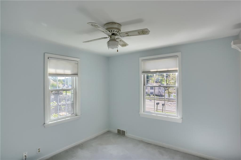 3374 Evergreen Road Pittsburgh, PA 15237 - Photo 7 of 25 Gallery Image 7
