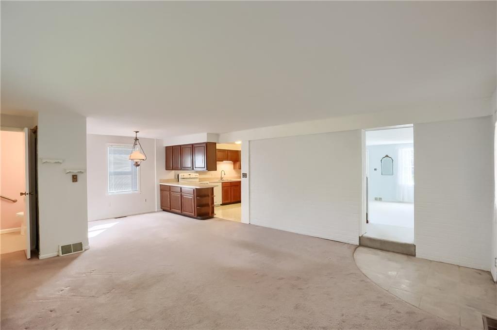 3374 Evergreen Road Pittsburgh, PA 15237 - Photo 9 of 25 Gallery Image 9