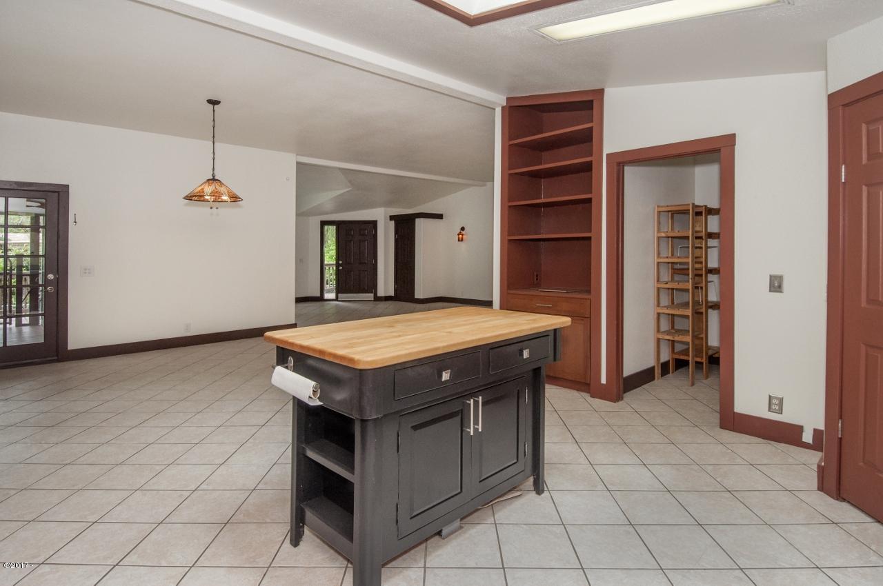 836 North River Bend Road Otis, OR 97368 - Photo 16 of 42 Kitchen - View 4