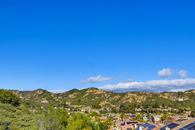 $4,700 | 30321 June Rose Court, Castaic, CA 91384