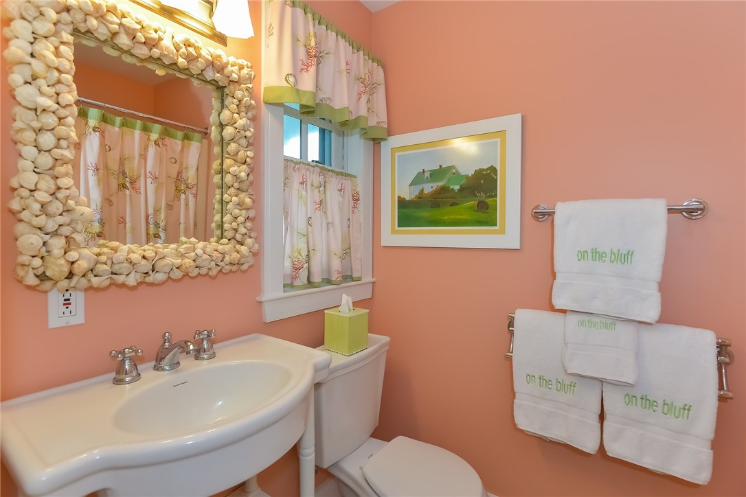 1357 Snake Hole Road Block Island, RI 02807 - Photo 22 of 40