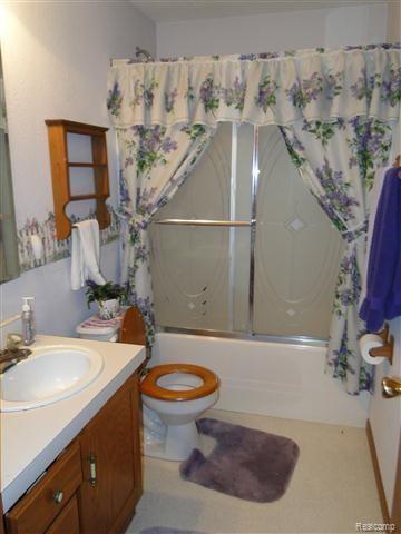 45 South Wilder Road Lapeer, MI 48446 - Photo 27 of 42 Full Bath 2.jpg