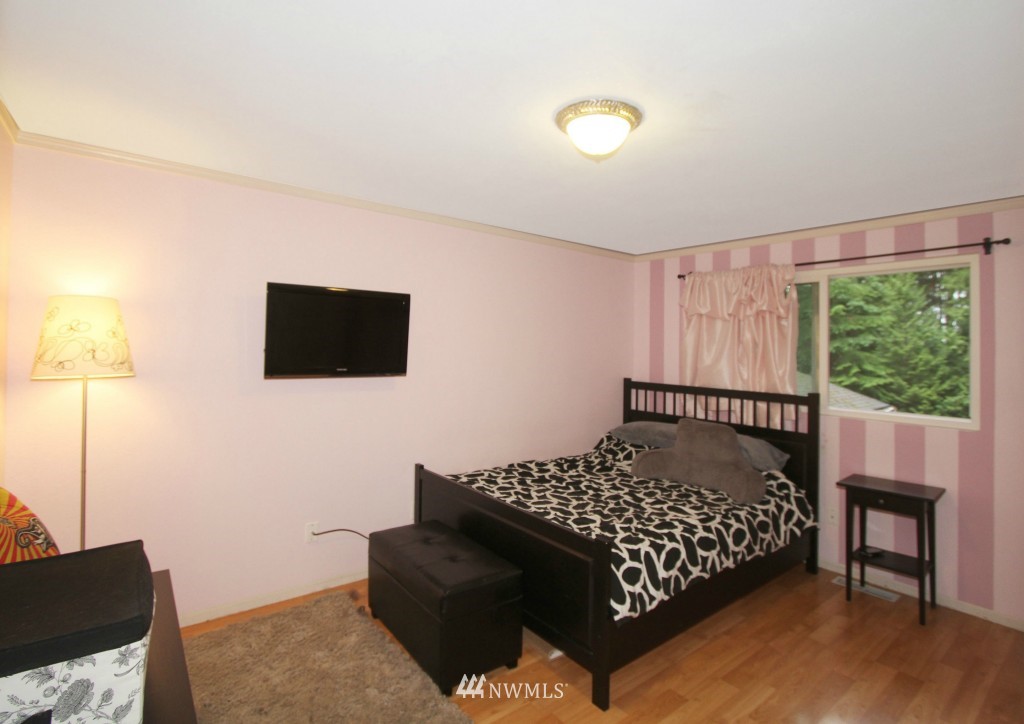 23025 38th Avenue Southeast Bothell, WA 98021 - Photo 10 of 18