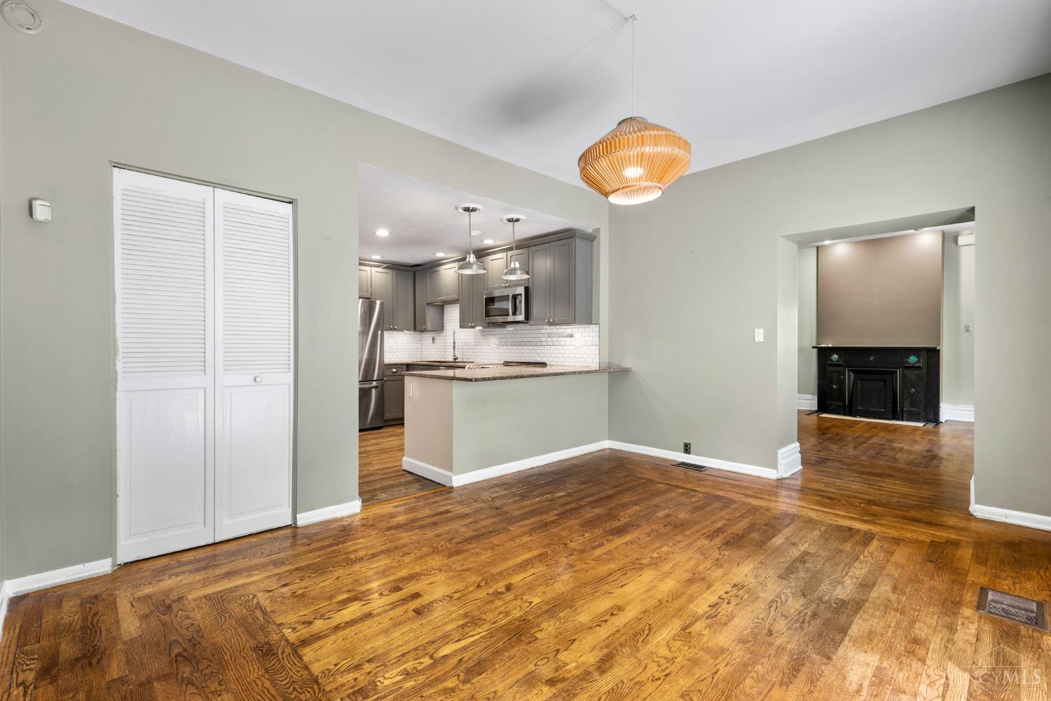1 Moyer Place Cincinnati, OH 45226 - Photo 5 of 35