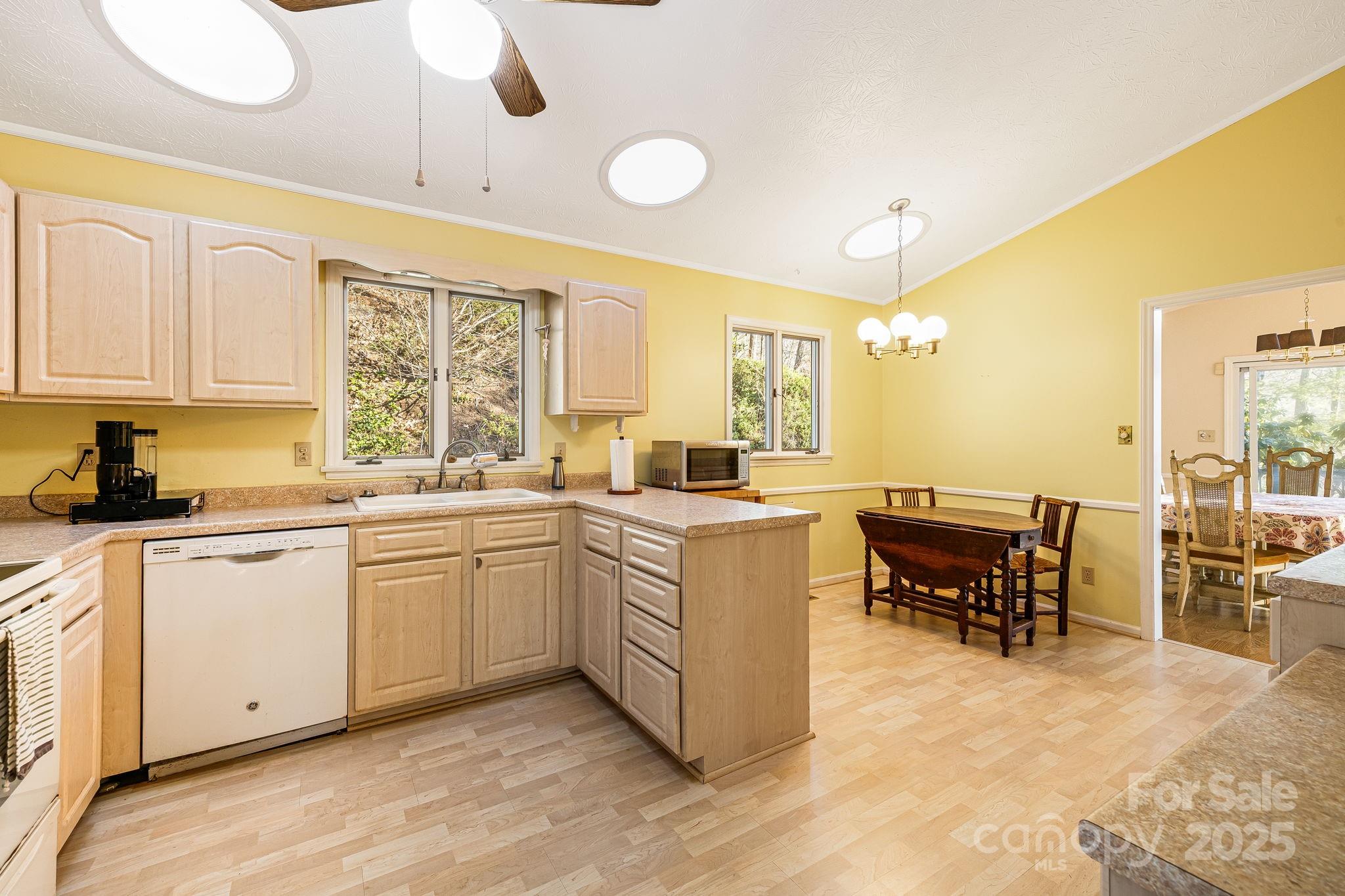 31 Covewood Road Asheville, NC 28805 - Photo 17 of 44