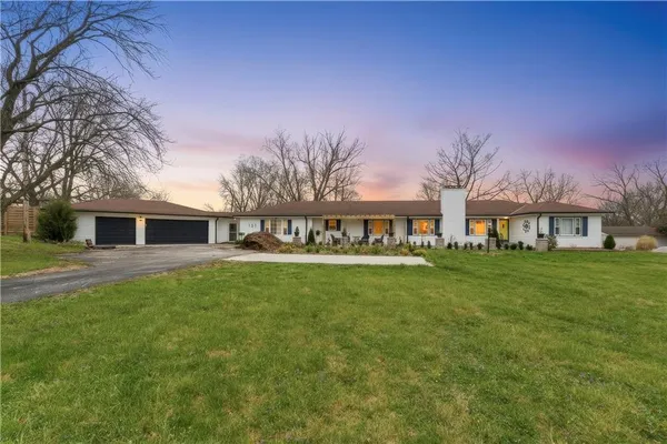 $595,000 | 121 Highland Park Avenue, Excelsior Springs, MO 64024