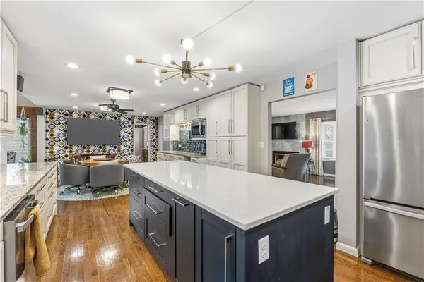 $595,000 | 121 Highland Park Avenue, Excelsior Springs, MO 64024