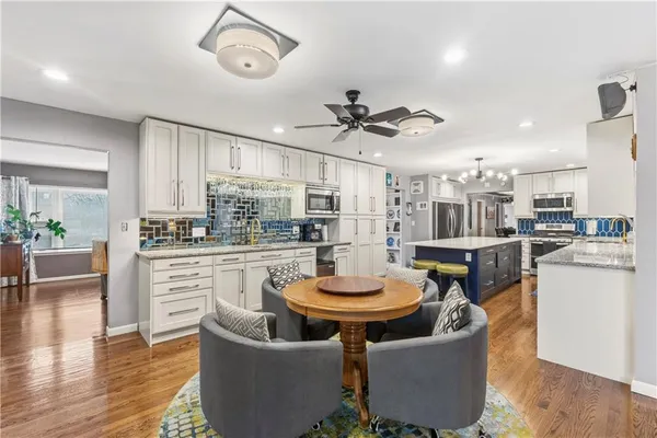 $595,000 | 121 Highland Park Avenue, Excelsior Springs, MO 64024