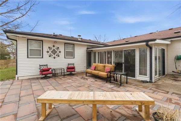 $595,000 | 121 Highland Park Avenue, Excelsior Springs, MO 64024