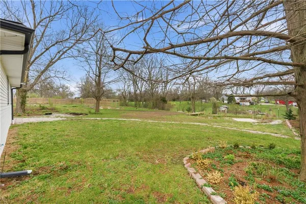 $595,000 | 121 Highland Park Avenue, Excelsior Springs, MO 64024