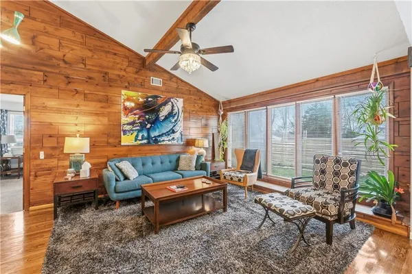 $595,000 | 121 Highland Park Avenue, Excelsior Springs, MO 64024