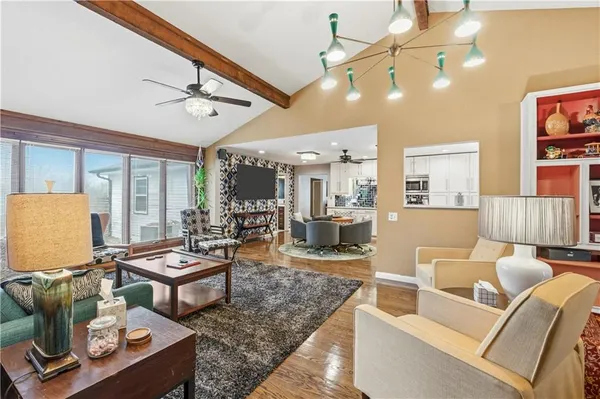 $595,000 | 121 Highland Park Avenue, Excelsior Springs, MO 64024