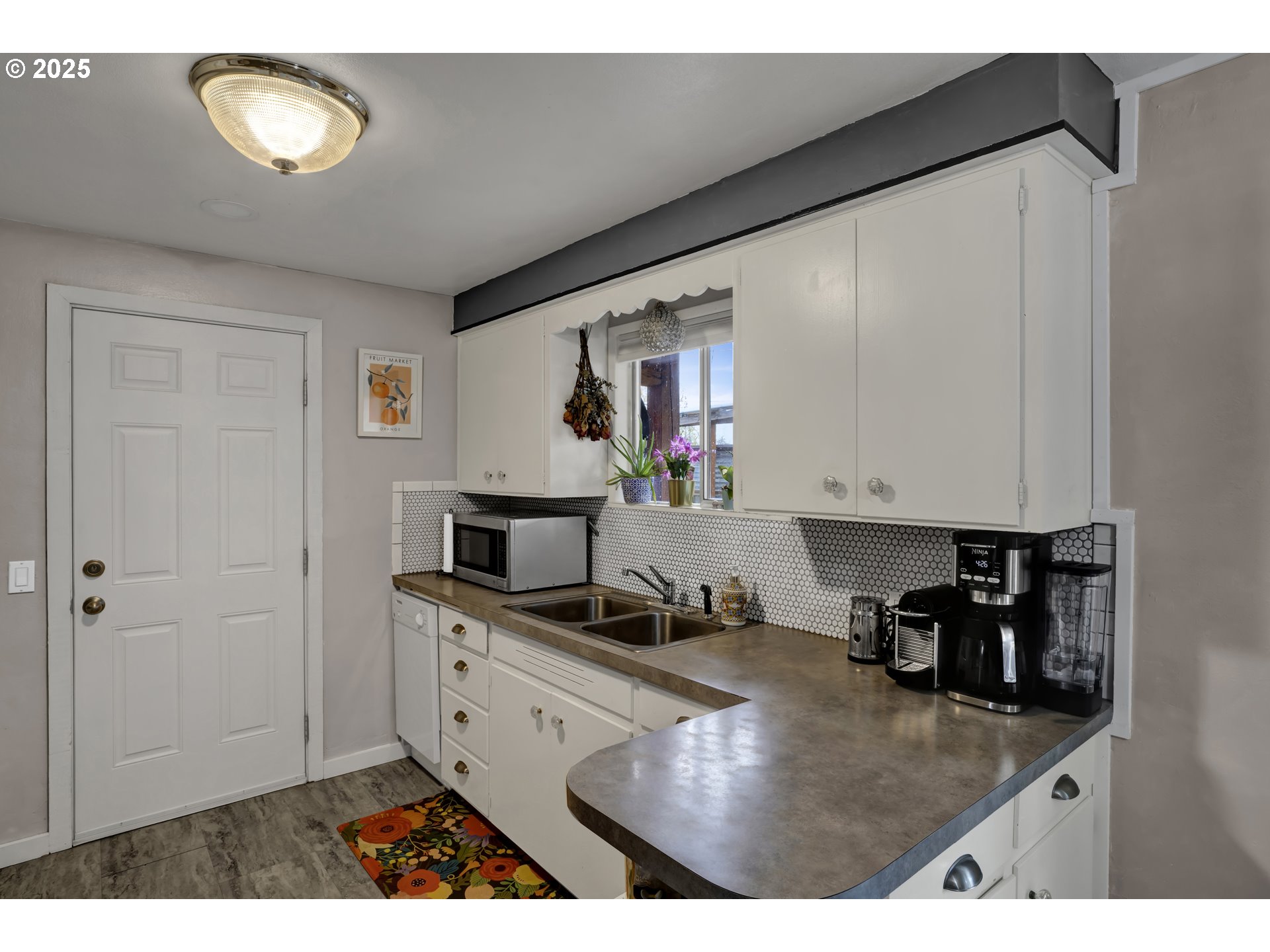 1180 North 12th Street Springfield, OR 97477 - Photo 12 of 38