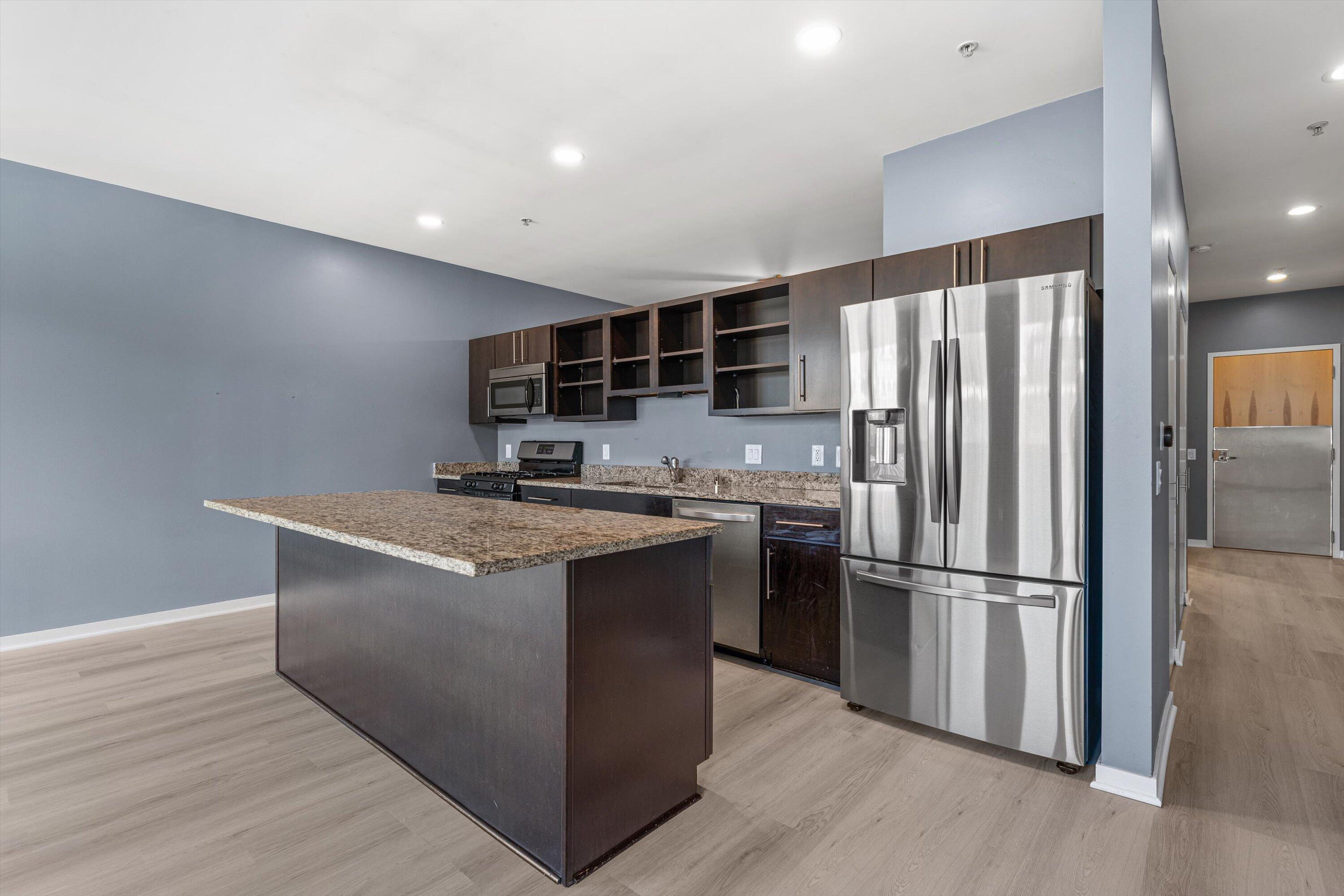 1902 North Commerce Street, Unit 506 Milwaukee, WI 53212 - Photo 4 of 21 10-IMG_2361