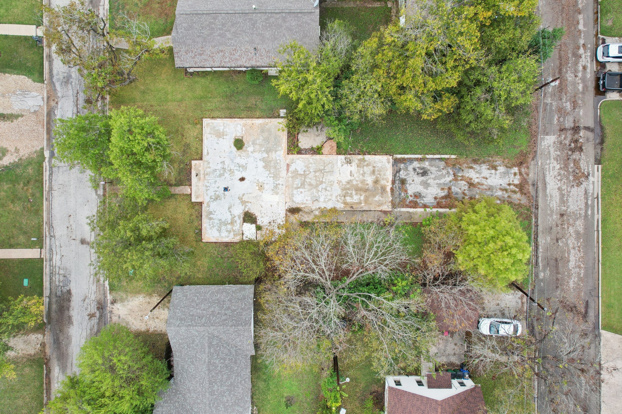 904 James Street Taylor, TX 76574 - Photo 2 of 9