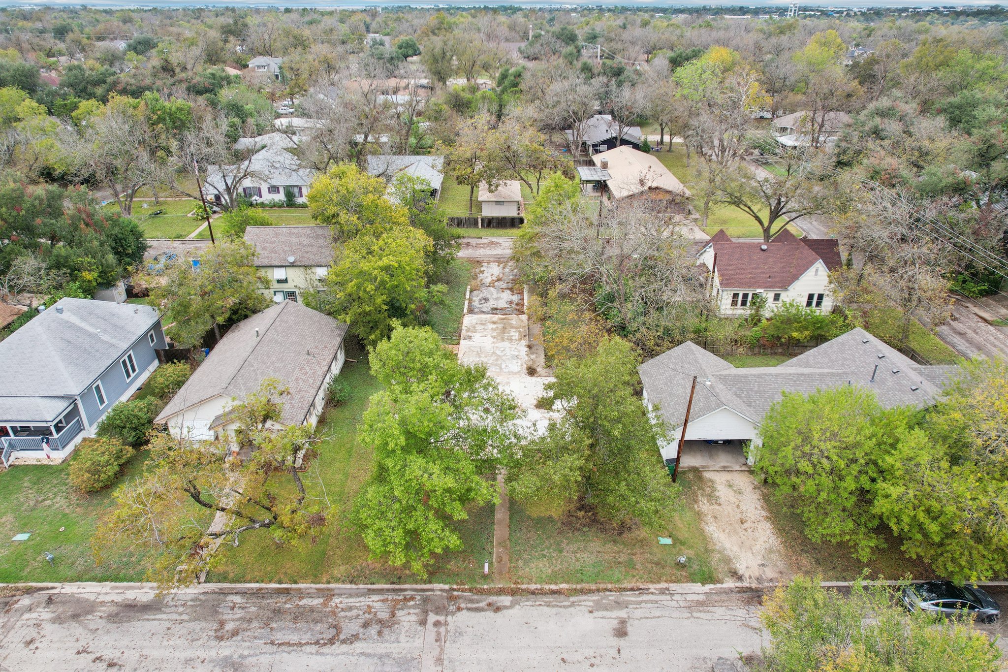 904 James Street Taylor, TX 76574 - Photo 3 of 9