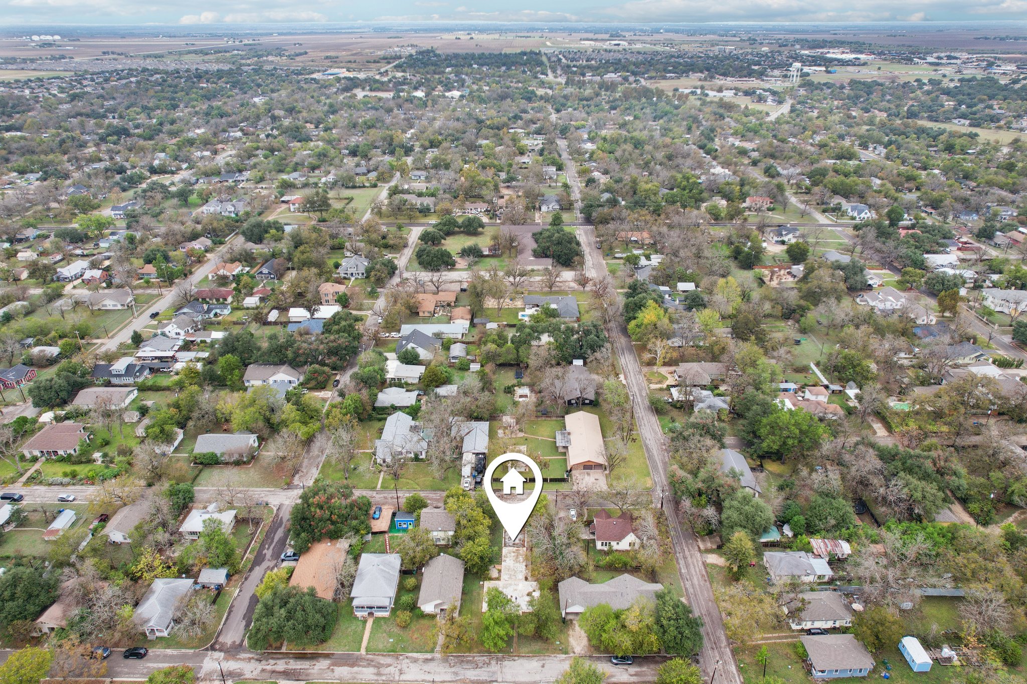 904 James Street Taylor, TX 76574 - Photo 4 of 9