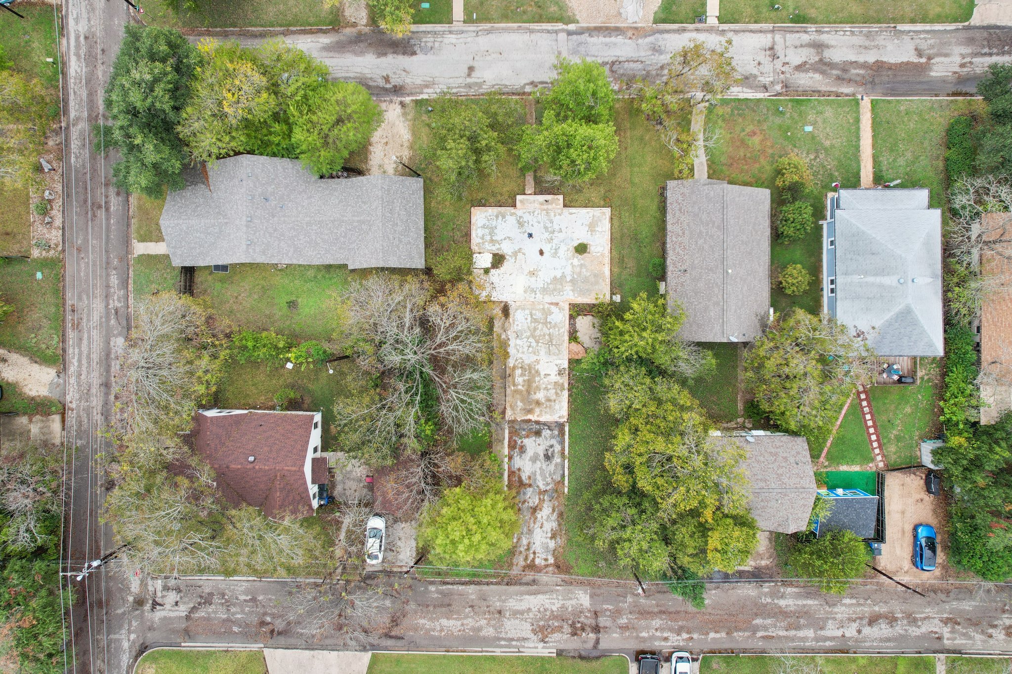 904 James Street Taylor, TX 76574 - Photo 5 of 9