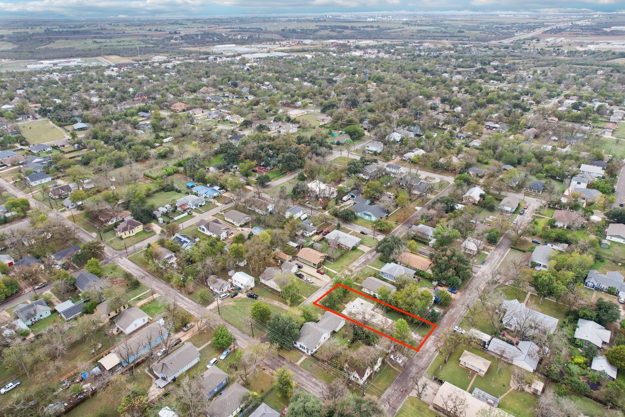 904 James Street Taylor, TX 76574 - Photo 8 of 9