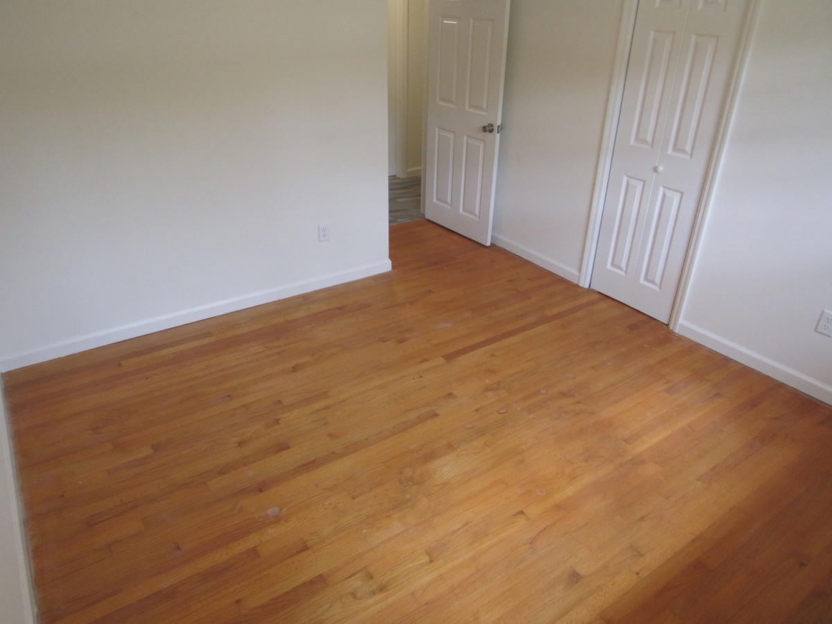 1240 Folly Road Charleston, SC 29412 - Photo 6 of 7 Interior Office 1