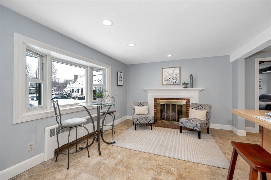 12 Edwin Street Reading, MA 01867 - Photo 5 of 31 Gallery Image 5