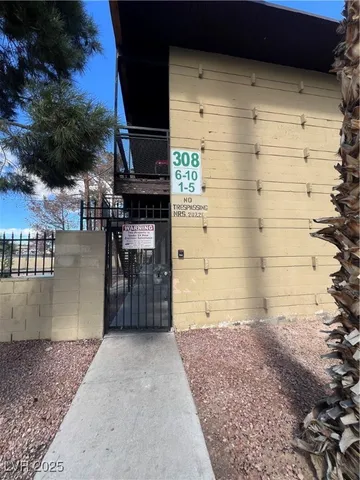 $995 | 308 West Cincinnati Avenue, Unit 8, Las Vegas, NV 89102