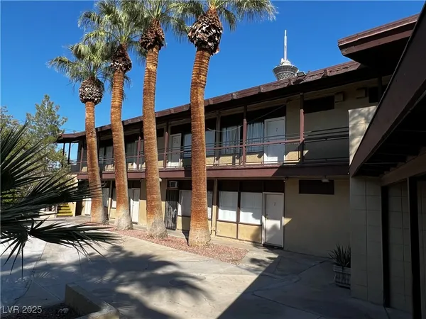 $995 | 308 West Cincinnati Avenue, Unit 8, Las Vegas, NV 89102