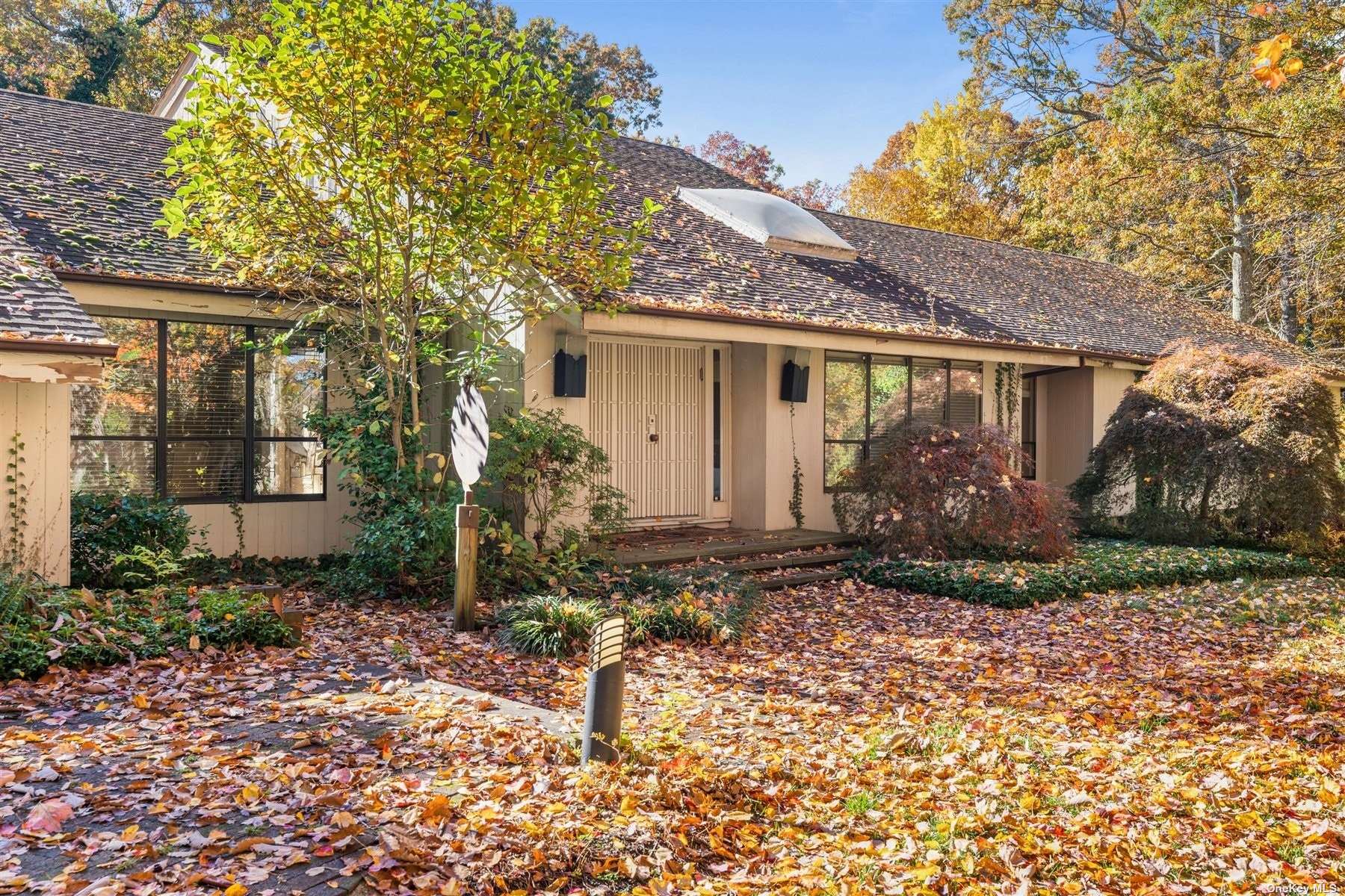 61 Sabine Road, Syosset, NY 11791 Compass