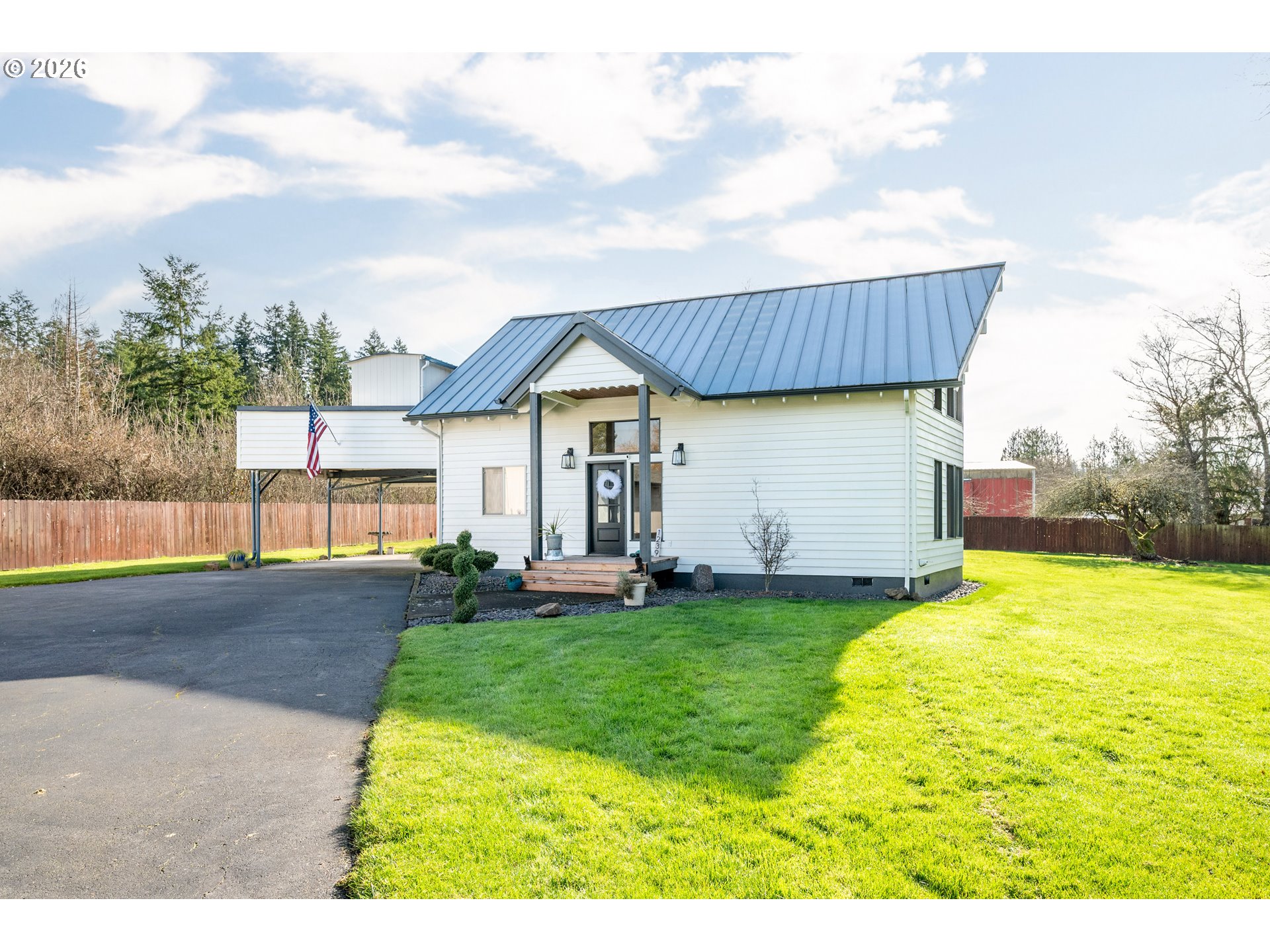 1239 Rose Valley Road Kelso, WA 98626 - Photo 6 of 48 a swimming pool with yard in front of it
